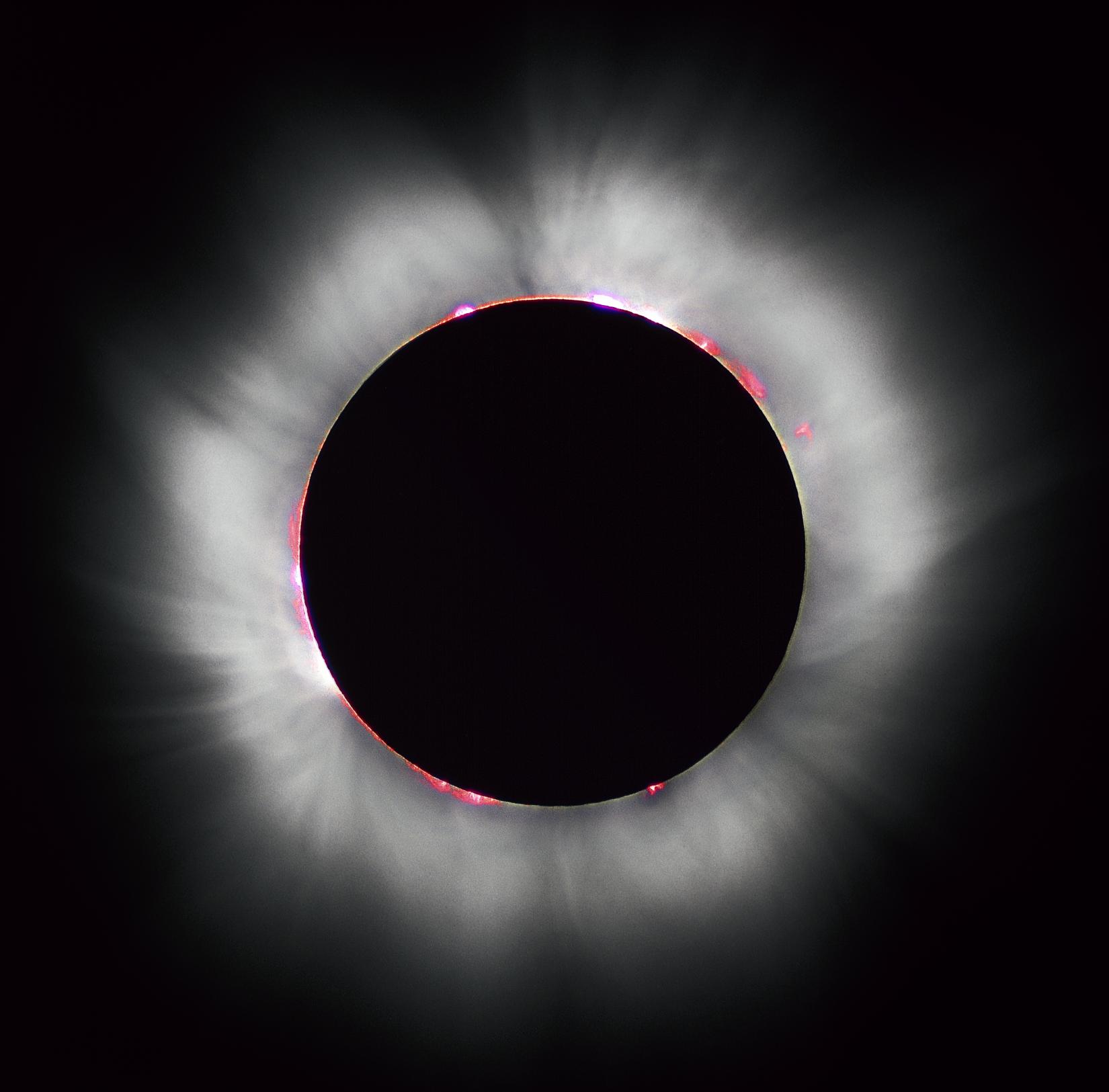 Total Solar Eclipse by Luc Viatour